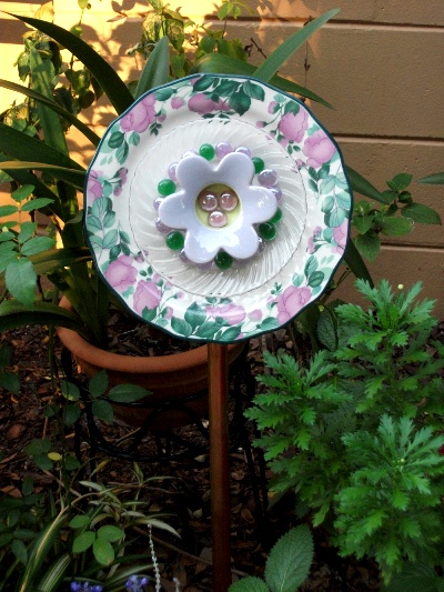 Mary Mirabal plate1 Mary Mirabal's exquisite plate forms a flower with a copper stem