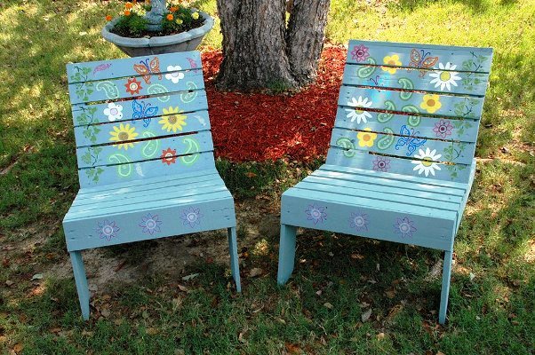 Sherry's pallet chairs
