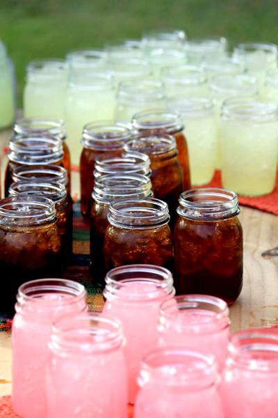 Robin Holt uses Mason jars for parties!
