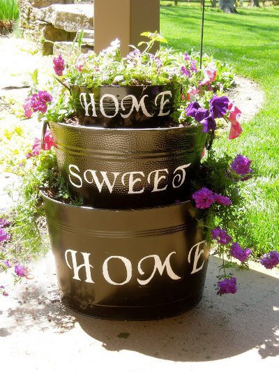 Kim Harmeyer combines a pot and an sophisticated 'garden sign.'