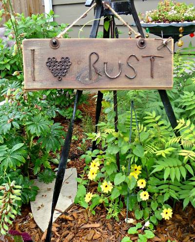 Linda Gladman's unique sign 'I love RUST!'